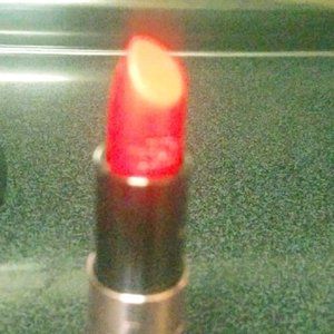 NEW VS Lipstick Red Ignite
